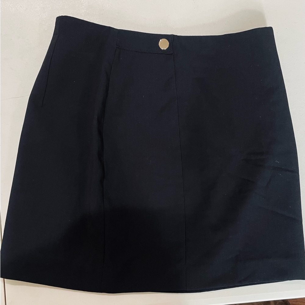 H&M Black Skirt, Size 6 Women.